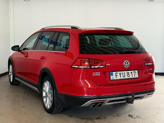 Volkswagen Golf Alltrack 3 of 12