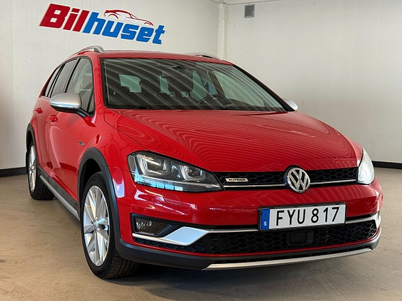 Volkswagen Golf Alltrack 2 of 12