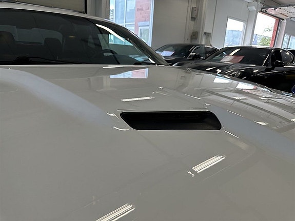 Dodge Challenger 9 of 12