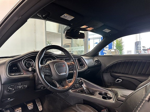 Dodge Challenger 11 of 12