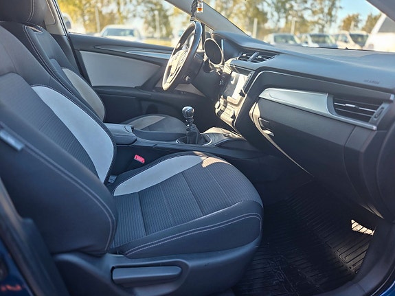 Toyota Avensis 5 of 5