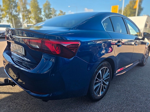 Toyota Avensis 3 of 5