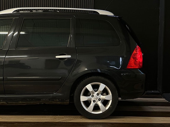 Peugeot 307 SW 8 of 26