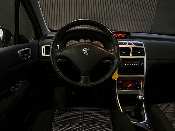 Peugeot 307 SW 19 of 26