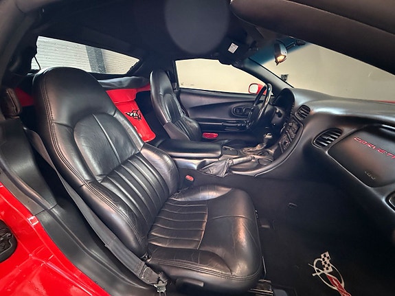 Chevrolet Corvette 11 of 15