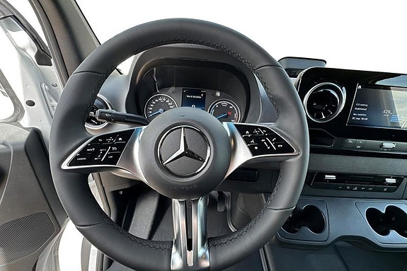 Mercedes-Benz eSprinter 420 9 of 15