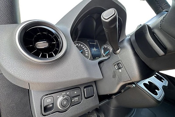 Mercedes-Benz eSprinter 420 12 of 15