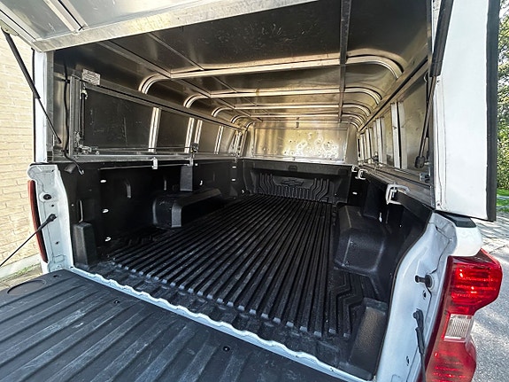 Chevrolet Silverado 1500 8 of 22
