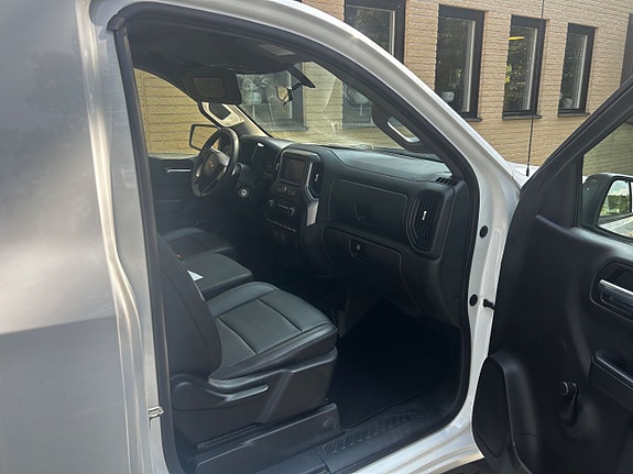 Chevrolet Silverado 1500 13 of 22