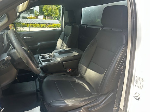 Chevrolet Silverado 1500 17 of 22