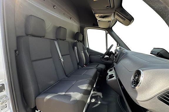 Mercedes-Benz eSprinter 420 12 of 14