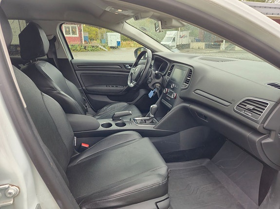 Renault Megane IV 4 of 5