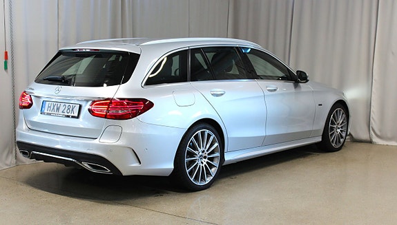 Mercedes-Benz C300 de 2 of 5
