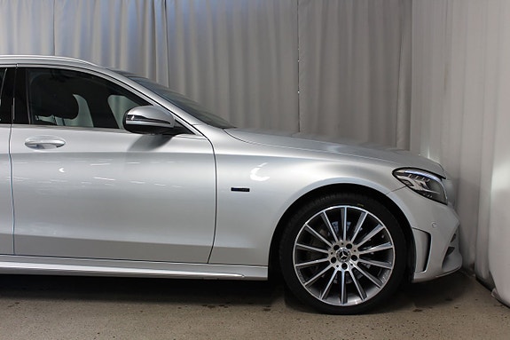 Mercedes-Benz C300 de 4 of 5