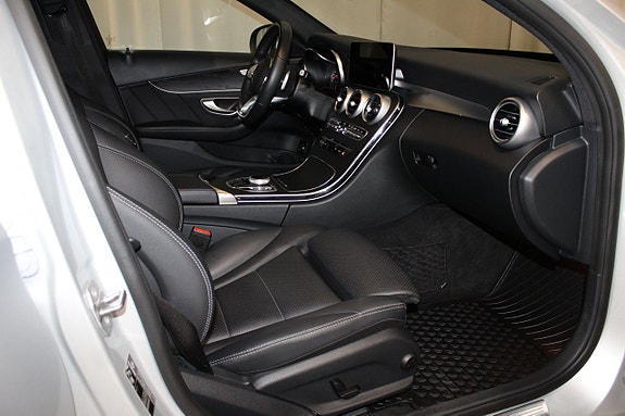 Mercedes-Benz C300 de 17 of 27