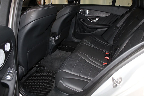 Mercedes-Benz C300 de 19 of 27