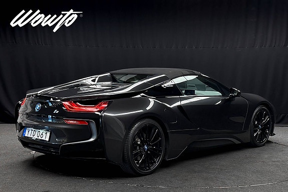 BMW i8 7 of 26