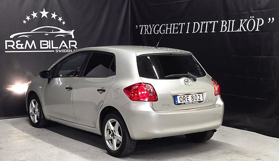 Toyota Auris 5 of 27