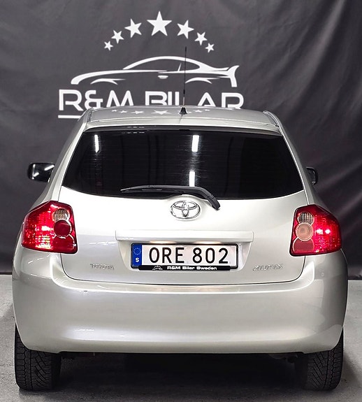 Toyota Auris 7 of 27