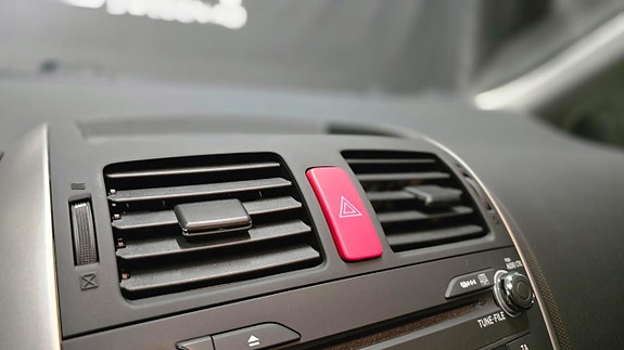 Toyota Auris 18 of 27