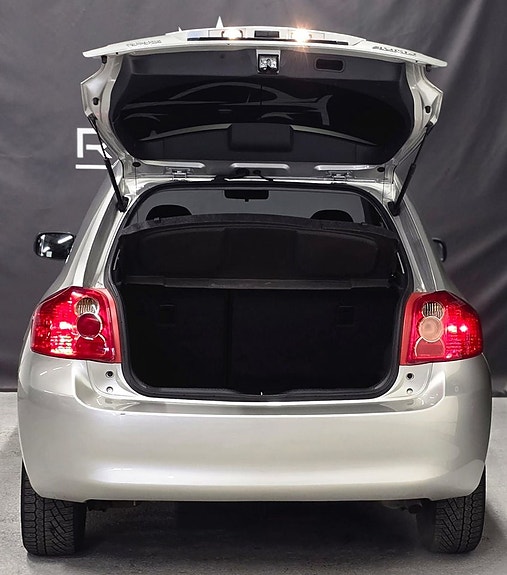 Toyota Auris 6 of 27