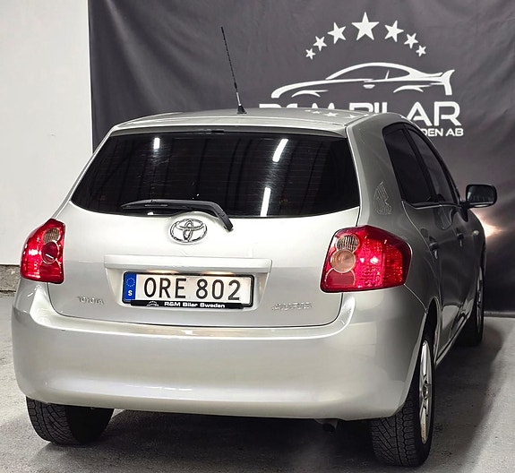 Toyota Auris 8 of 27