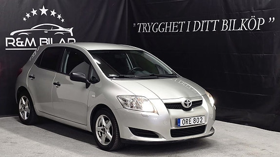 Toyota Auris 3 of 27