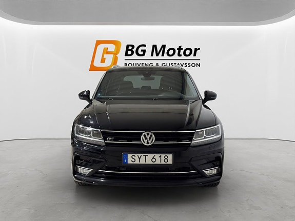 Volkswagen Tiguan 2 of 18