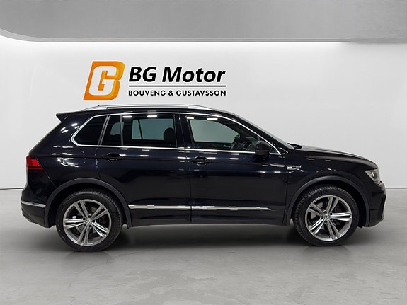 Volkswagen Tiguan 3 of 18