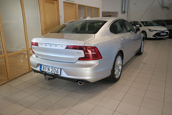 Volvo S90 4 of 5