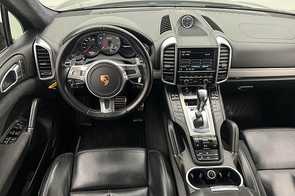 Porsche Cayenne GTS 10 of 30
