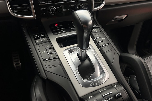 Porsche Cayenne GTS 26 of 30