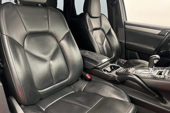 Porsche Cayenne GTS 29 of 30