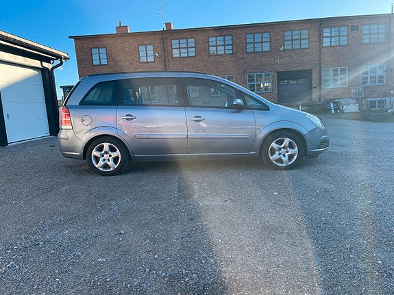 Opel Zafira 5 of 5