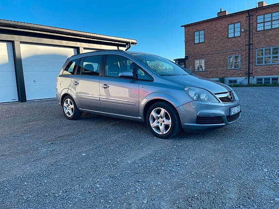 Opel Zafira 4 of 5