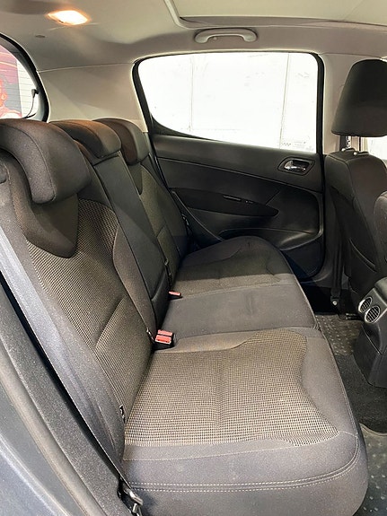 Peugeot 308 12 of 13