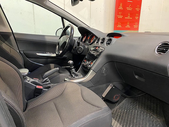 Peugeot 308 9 of 13