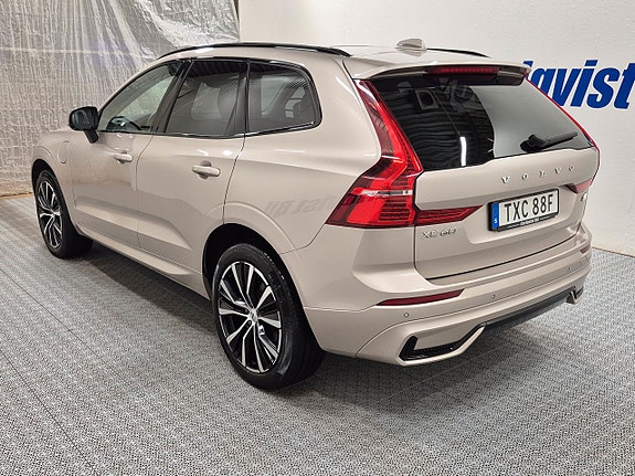 Volvo XC60 3 of 11