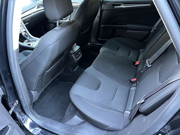 Ford Mondeo 12 of 16