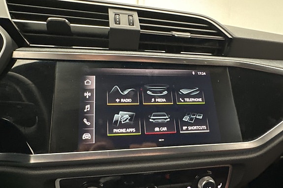 Audi Q3 14 of 23