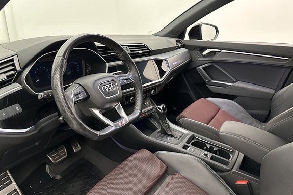 Audi Q3 11 of 23