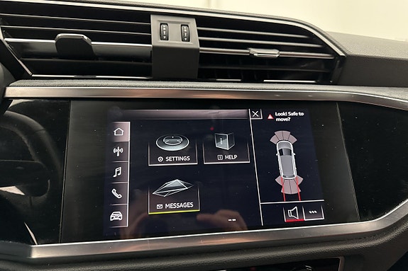 Audi Q3 16 of 23