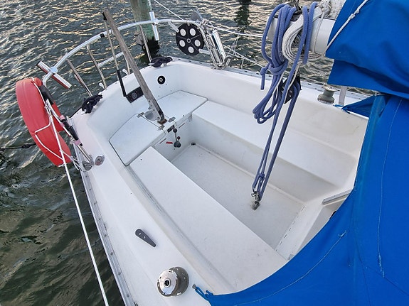 Albin Accent 26 fot, seglingsklar, nyservad Yanmar motor 3 of 16