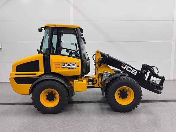 JCB 409 Stage V Med  redskap