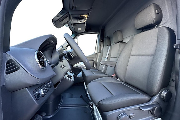 Mercedes-Benz eSprinter 420 3 of 6