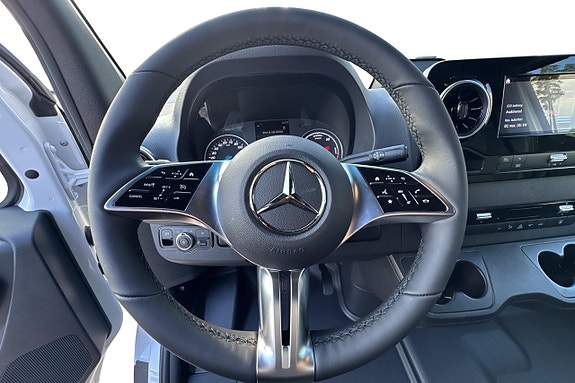 Mercedes-Benz eSprinter 420 12 of 13