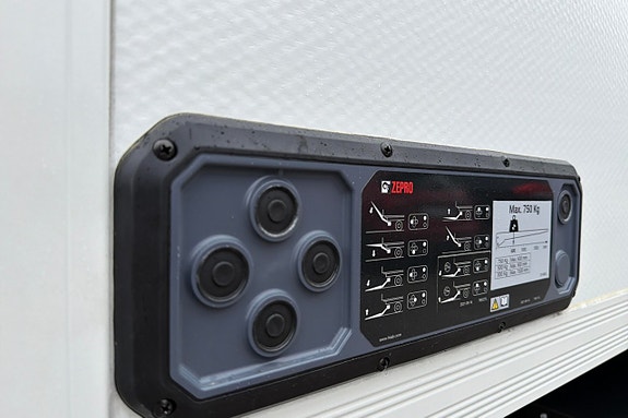 Mercedes-Benz eSprinter 420 6 of 14