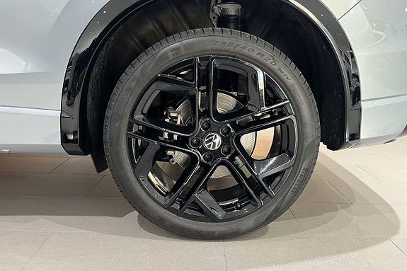 Volkswagen Tiguan 12 of 12