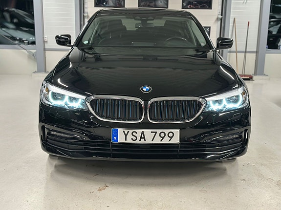 BMW 530e 2 of 21