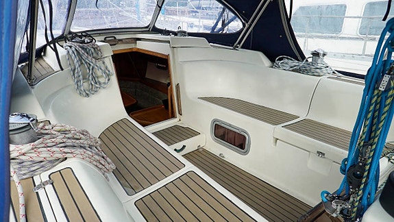 Bavaria 44 Exclusive 1993  Finland 7 of 12